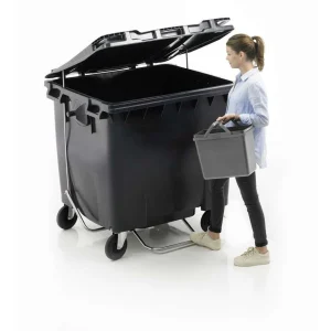 Foot pedal lid opener for 4-wheeled bins